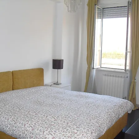 Holidays S.lorenzo New Πανσιόν 2*